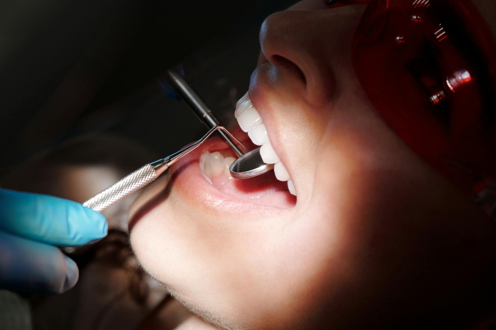 Illustration of Smoking Teeth Damage Mohali: Must-Have Tips from Dentist Sahibzada Ajit Singh Nagar